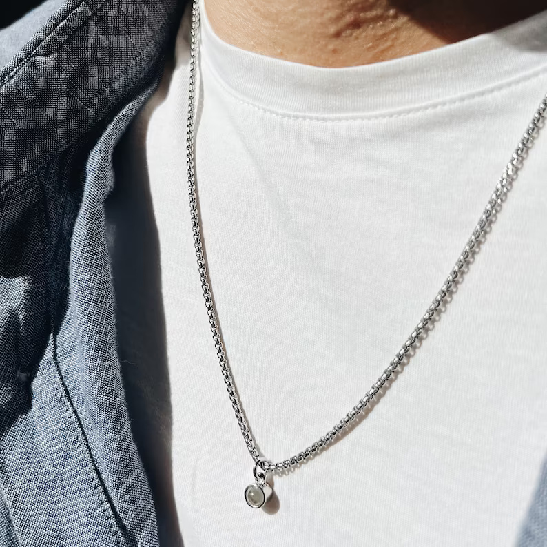 Projection necklace for men