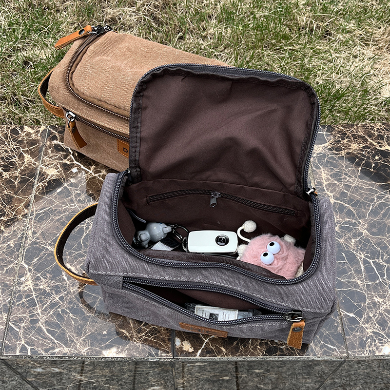 Personalized men's travel toiletry storage bag