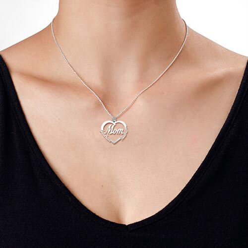"Mom" Style Heart-Shaped Name necklaces